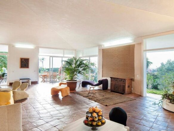 Singular villa on a large estate near Santa Maria Golf, Elviria, Marbella East
