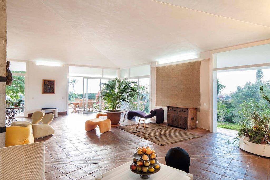 Singular villa on a large estate near Santa Maria Golf, Elviria, Marbella East
