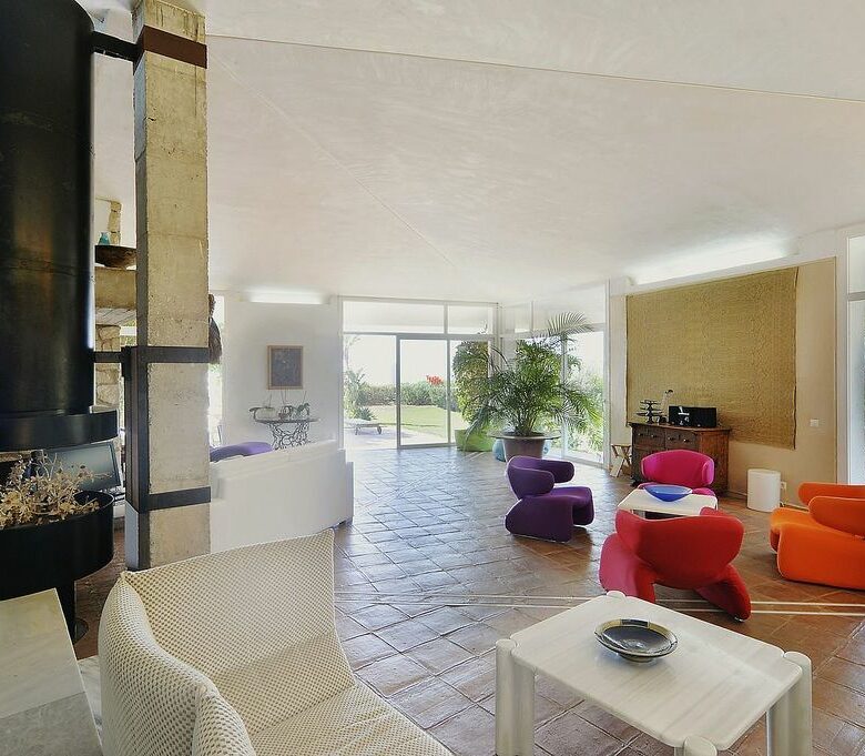 Singular villa on a large estate near Santa Maria Golf, Elviria, Marbella East