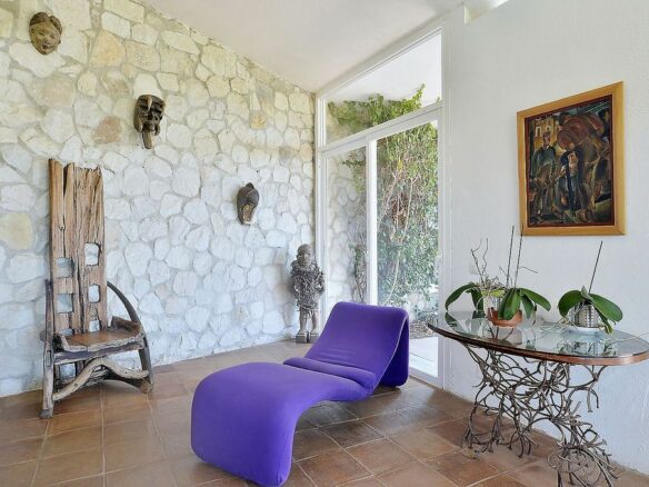 Singular villa on a large estate near Santa Maria Golf, Elviria, Marbella East