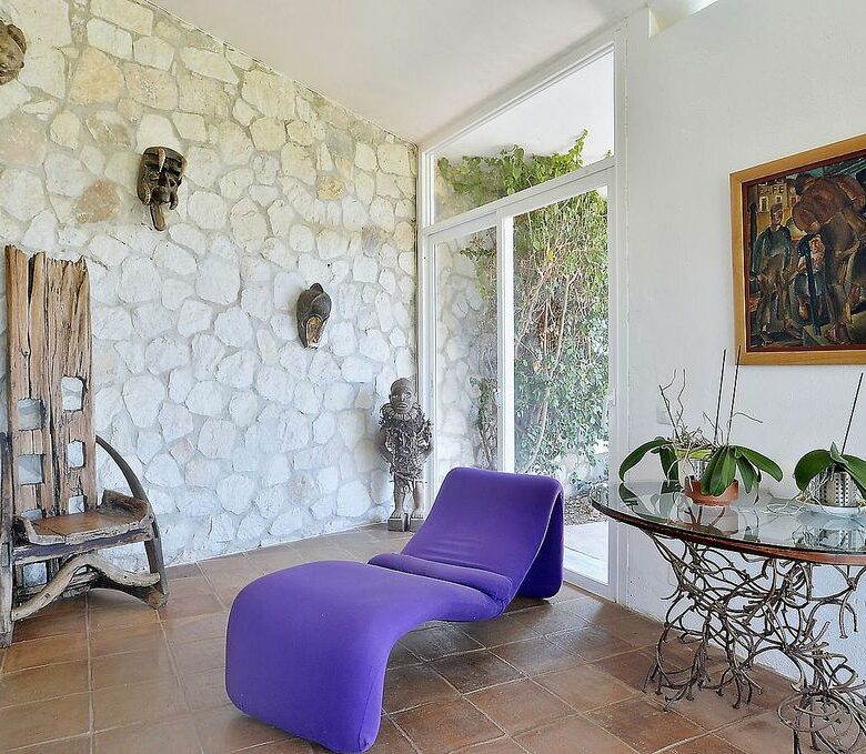 Singular villa on a large estate near Santa Maria Golf, Elviria, Marbella East