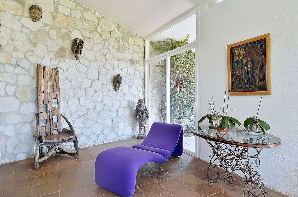 Singular villa on a large estate near Santa Maria Golf, Elviria, Marbella East