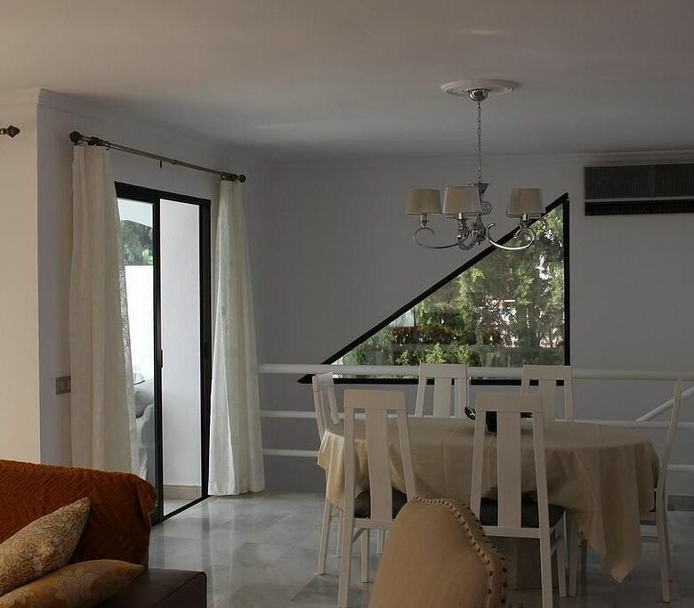 Villa to renovate in a gated community in Los Naranjos, Nueva Andalucia, Marbella