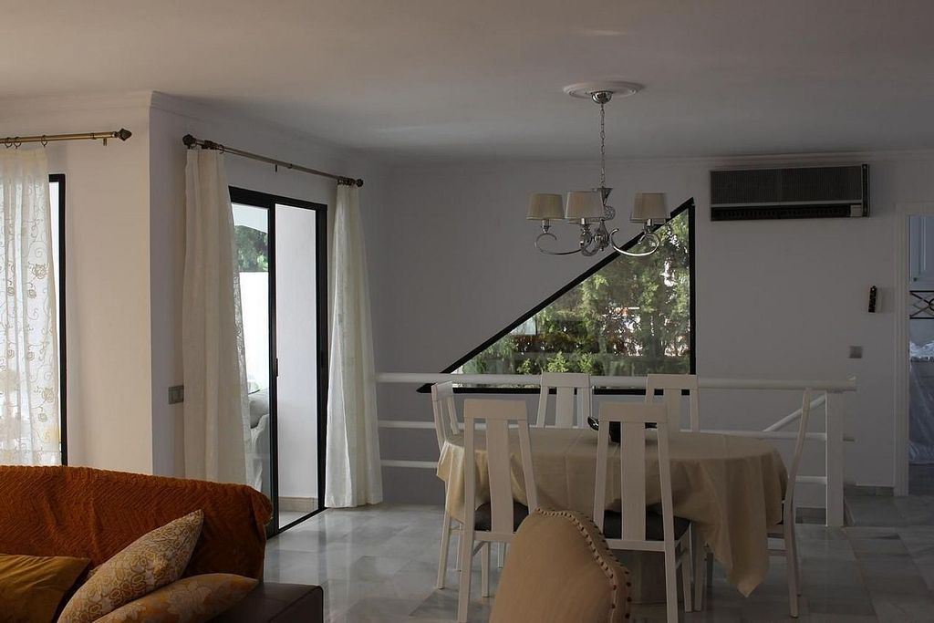 Villa to renovate in a gated community in Los Naranjos, Nueva Andalucia, Marbella