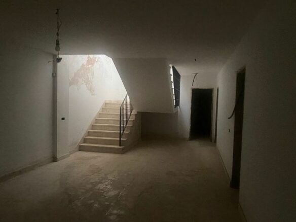 Six-bedroom villa to renovate with lift in Santa Maria, Elviria, Marbella