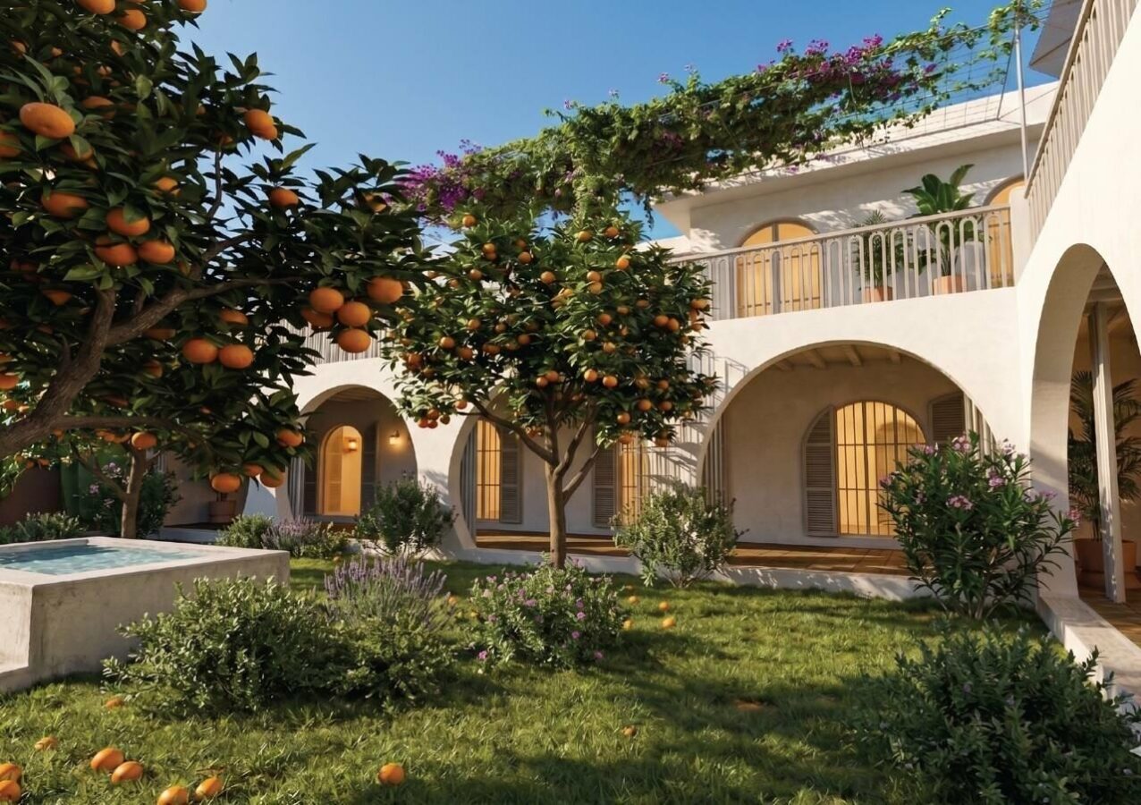 FOR SALE 🏡 Villa for Full Renovation on a 1,354 m² Private Plot in Town – Marbella 🇪🇸