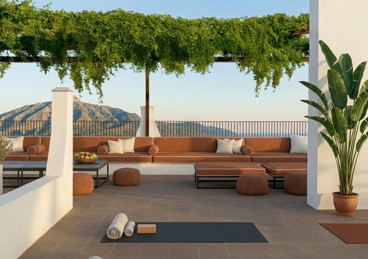 FOR SALE 🏡 Villa for Full Renovation on a 1,354 m² Private Plot in Town – Marbella 🇪🇸