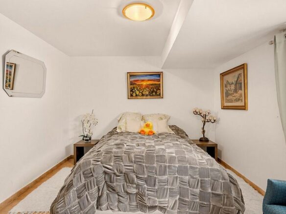 Detached villa to renovate in Nagueles, Sierra Blanca, Marbella