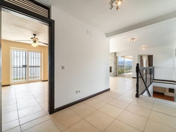 Villa to renovate with sea views in Las Brisas, Nueva Andalucia, Marbella