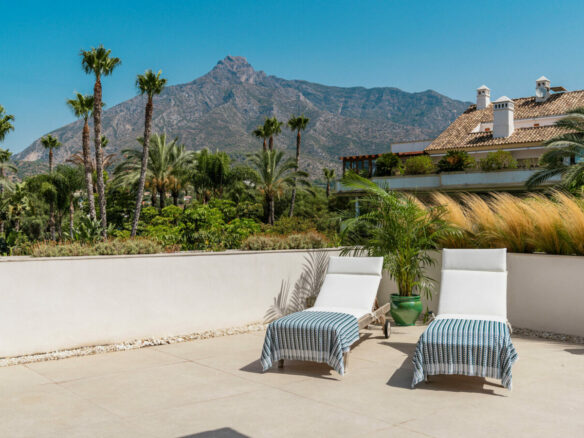 FOR SALE 🌟 Luxurious 3-Bedroom Duplex Penthouse – Lomas del Rey, Golden Mile  🇪🇸