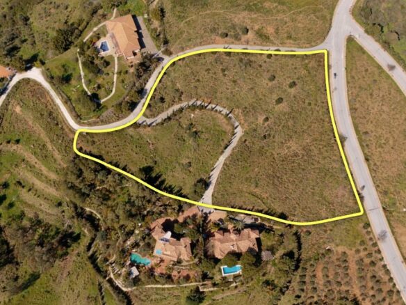 🌅 For Sale: Sea & Mountain View Plot — Mijas
