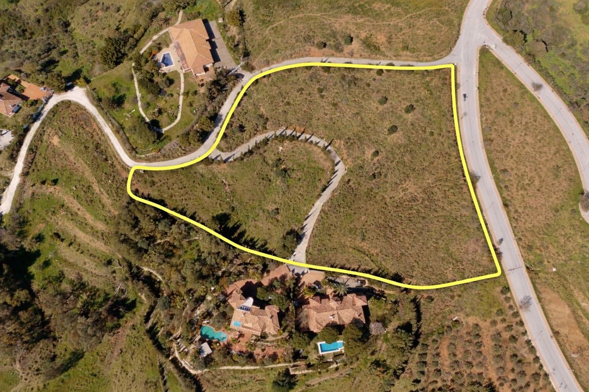🌅 For Sale: Sea & Mountain View Plot — Mijas