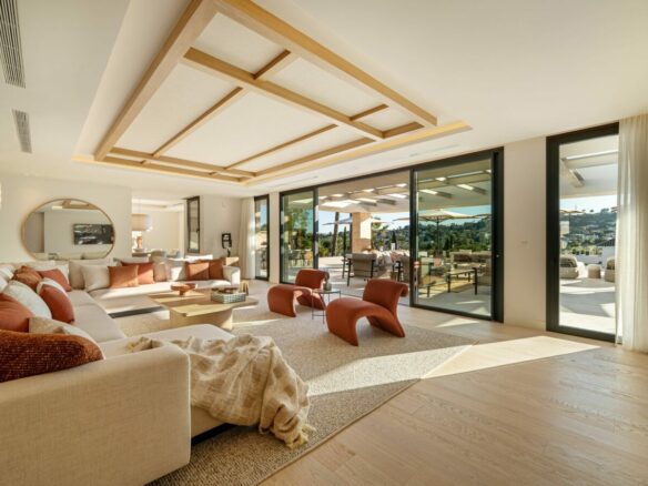 Luxury  Villa with Golf Views