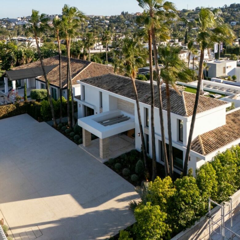 Luxury  Villa with Golf Views
