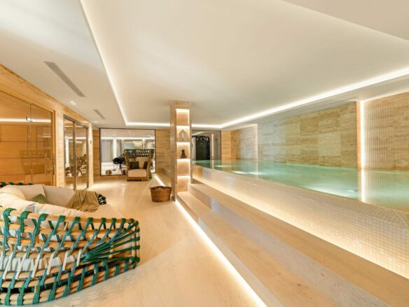 Luxury  Villa with Golf Views