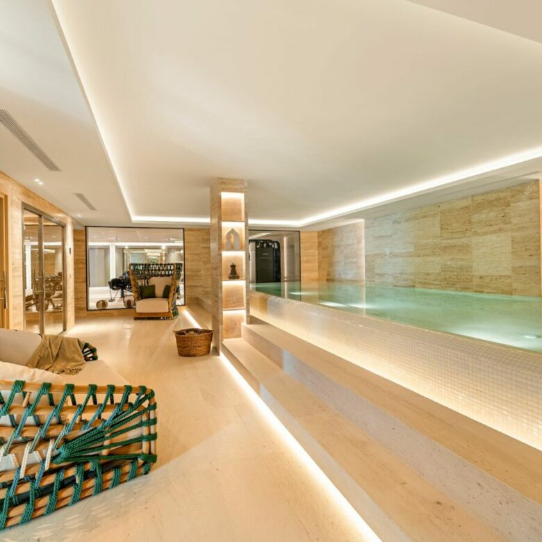 Luxury  Villa with Golf Views
