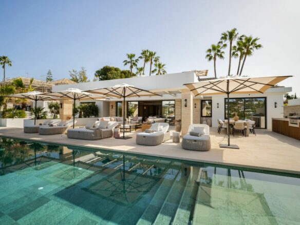Luxury  Villa with Golf Views