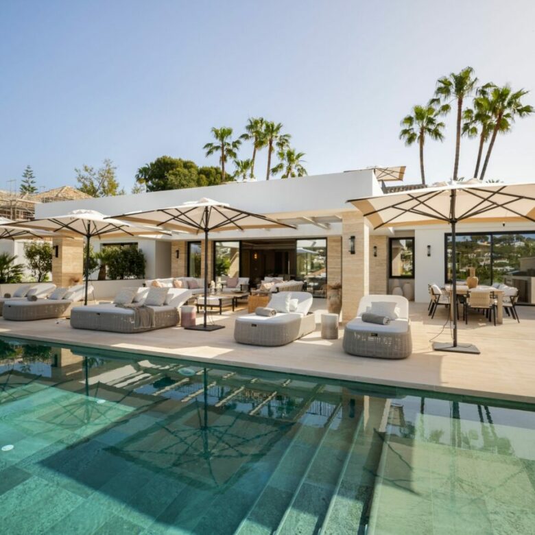 Luxury  Villa with Golf Views