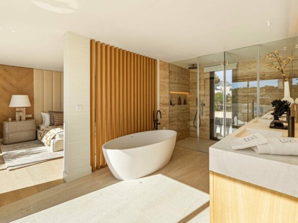 Luxury  Villa with Golf Views