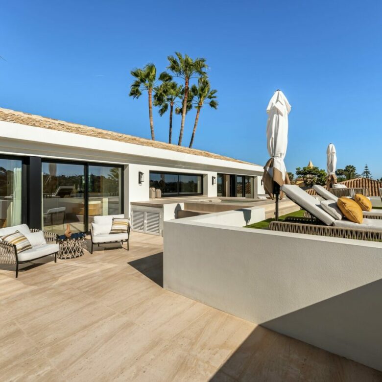 Luxury  Villa with Golf Views