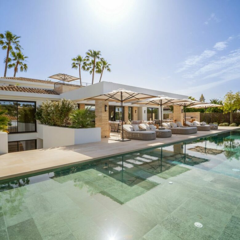Luxury  Villa with Golf Views