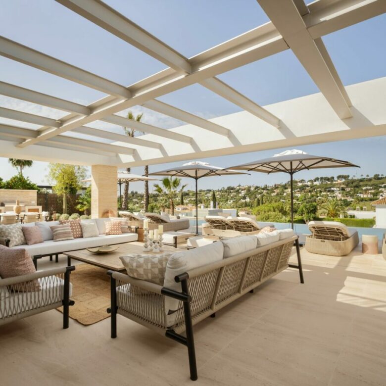 Luxury  Villa with Golf Views