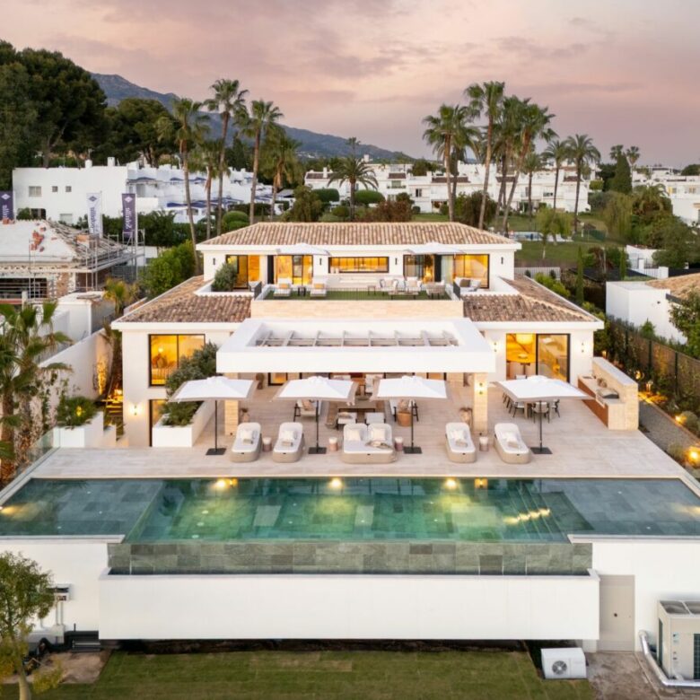 Luxury  Villa with Golf Views