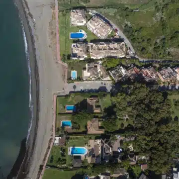 For Sale  –  Prime Beachfront Investment, Cancelada