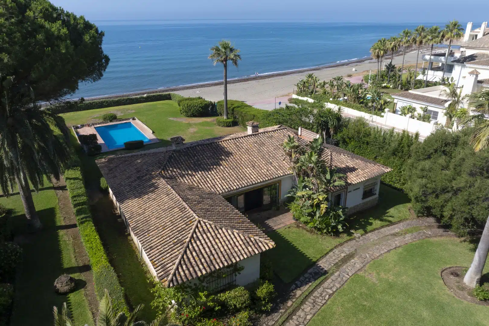 For Sale  –  Prime Beachfront Investment, Cancelada