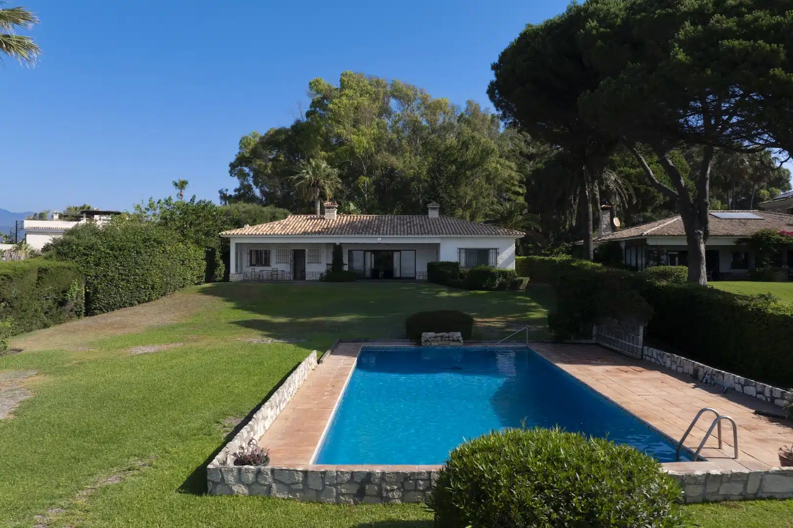 For Sale  –  Prime Beachfront Investment, Cancelada