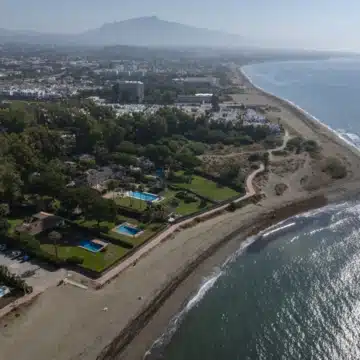 For Sale  –  Prime Beachfront Investment, Cancelada