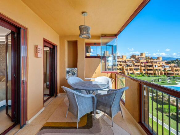 FOR SALE 🏡 Frontline Beach Three-Bedroom Apartment with Sea Views and Spa Facilities – Estepona 🇪🇸