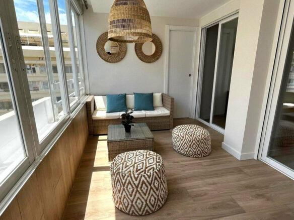 FOR SALE 🏡 Renovated Three-Bedroom Beachfront Apartment with Sea Views on the Promenade – Marbella Centre 🇪🇸