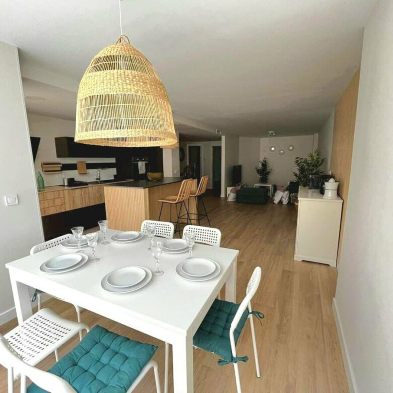 FOR SALE 🏡 Renovated Three-Bedroom Beachfront Apartment with Sea Views on the Promenade – Marbella Centre 🇪🇸