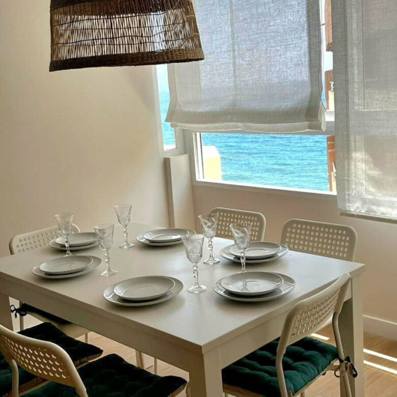 FOR SALE 🏡 Renovated Three-Bedroom Beachfront Apartment with Sea Views on the Promenade – Marbella Centre 🇪🇸