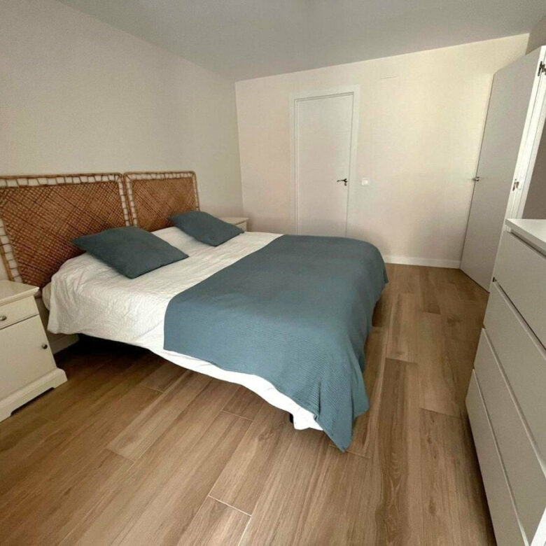 FOR SALE 🏡 Renovated Three-Bedroom Beachfront Apartment with Sea Views on the Promenade – Marbella Centre 🇪🇸