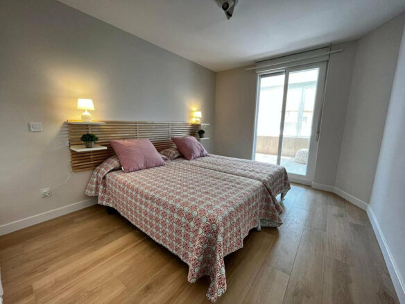 FOR SALE 🏡 Renovated Three-Bedroom Beachfront Apartment with Sea Views on the Promenade – Marbella Centre 🇪🇸
