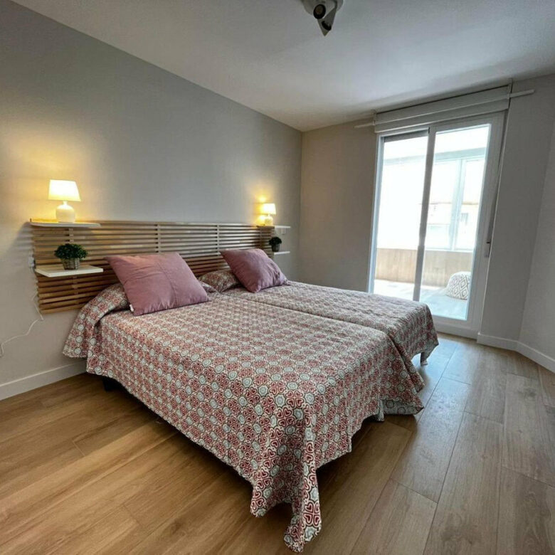 FOR SALE 🏡 Renovated Three-Bedroom Beachfront Apartment with Sea Views on the Promenade – Marbella Centre 🇪🇸