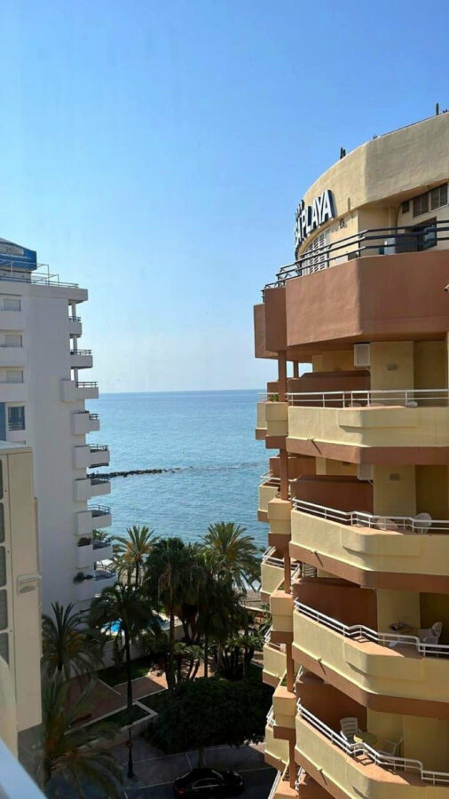 FOR SALE 🏡 Renovated Three-Bedroom Beachfront Apartment with Sea Views on the Promenade – Marbella Centre 🇪🇸