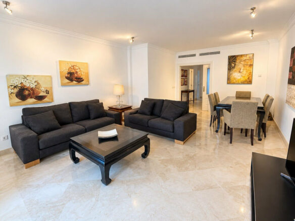 FOR SALE 🏡 Three-Bedroom Beachfront Apartment with Sea Views and Direct Beach Access – Puerto Banús, Marbella 🇪🇸