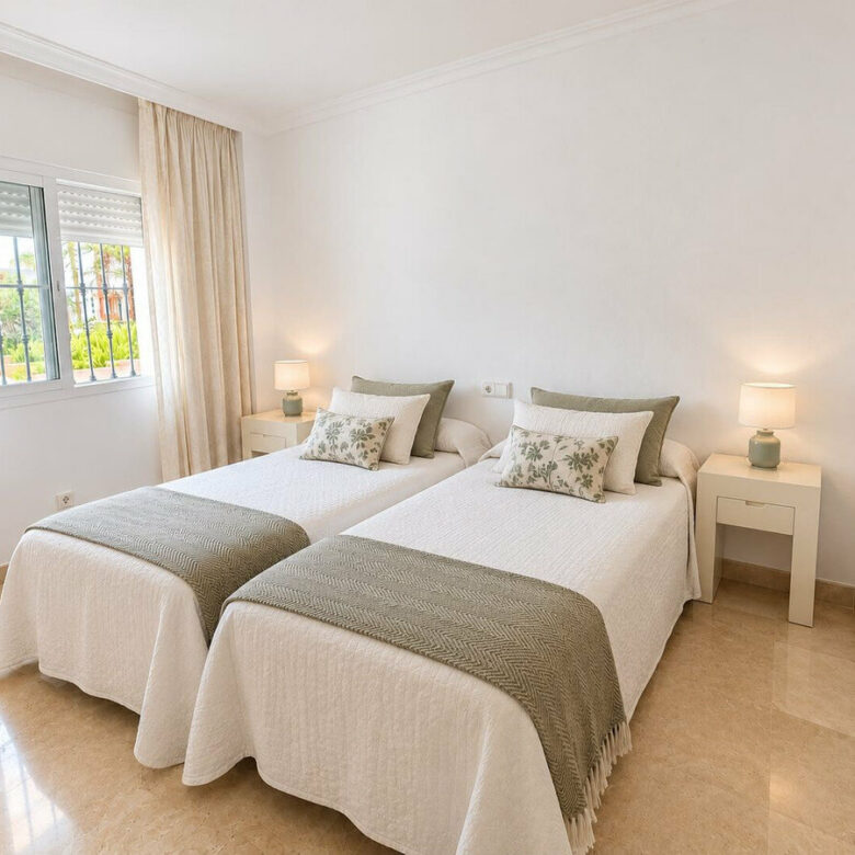 FOR SALE 🏡 Three-Bedroom Beachfront Apartment with Sea Views and Direct Beach Access – Puerto Banús, Marbella 🇪🇸