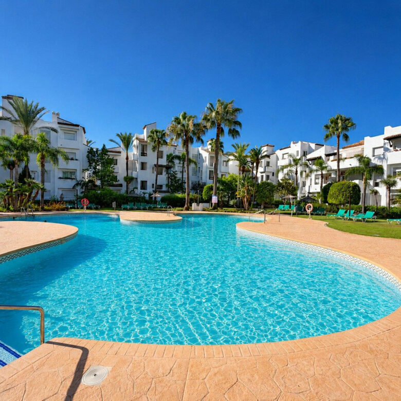 FOR SALE 🏡 Corner Ground-Floor Apartment Steps from the Beach – Costalita, New Golden Mile, Estepona 🇪🇸