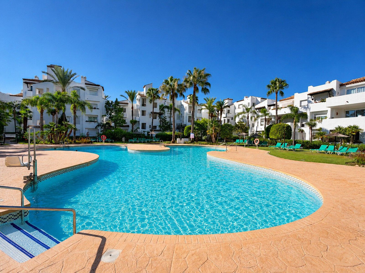 FOR SALE 🏡 Corner Ground-Floor Apartment Steps from the Beach – Costalita, New Golden Mile, Estepona 🇪🇸
