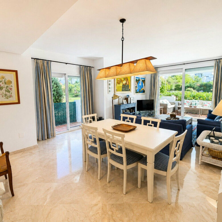 FOR SALE 🏡 Corner Ground-Floor Apartment Steps from the Beach – Costalita, New Golden Mile, Estepona 🇪🇸