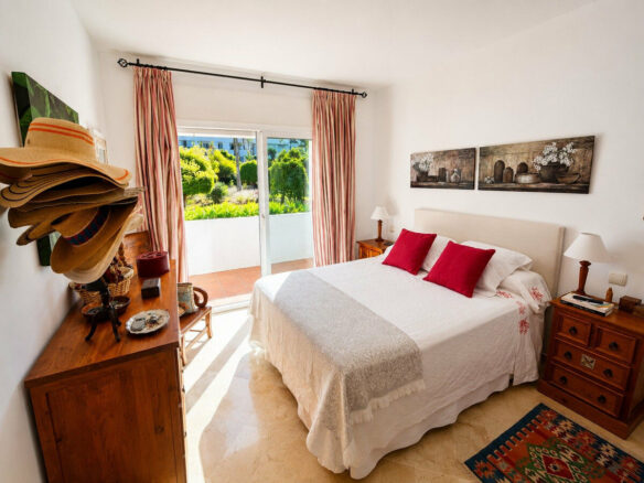 FOR SALE 🏡 Corner Ground-Floor Apartment Steps from the Beach – Costalita, New Golden Mile, Estepona 🇪🇸