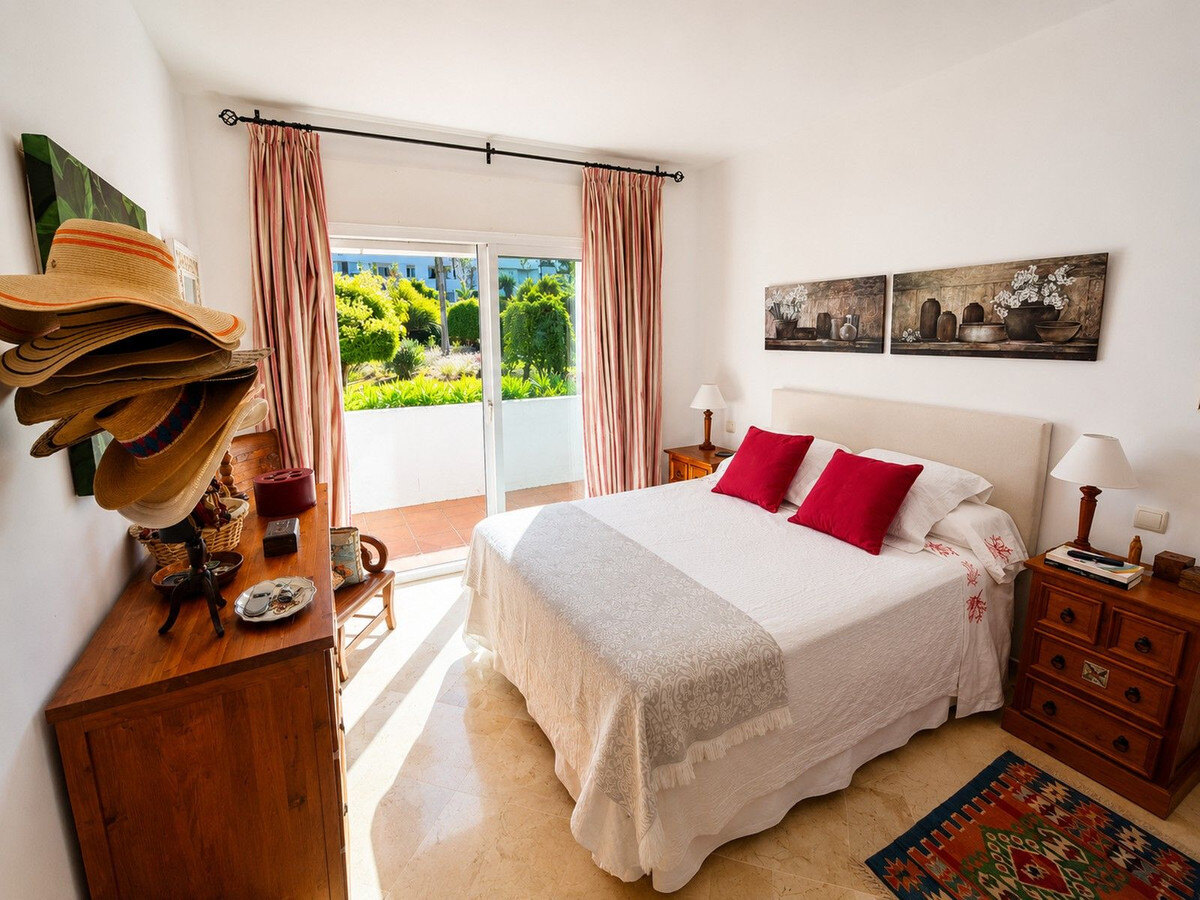 FOR SALE 🏡 Corner Ground-Floor Apartment Steps from the Beach – Costalita, New Golden Mile, Estepona 🇪🇸