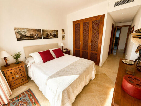 FOR SALE 🏡 Corner Ground-Floor Apartment Steps from the Beach – Costalita, New Golden Mile, Estepona 🇪🇸