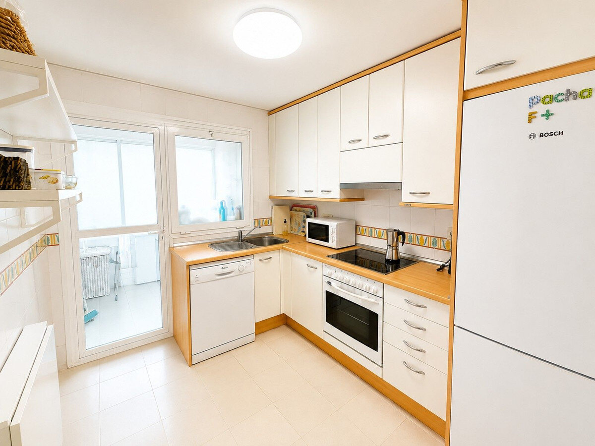 FOR SALE 🏡 Corner Ground-Floor Apartment Steps from the Beach – Costalita, New Golden Mile, Estepona 🇪🇸