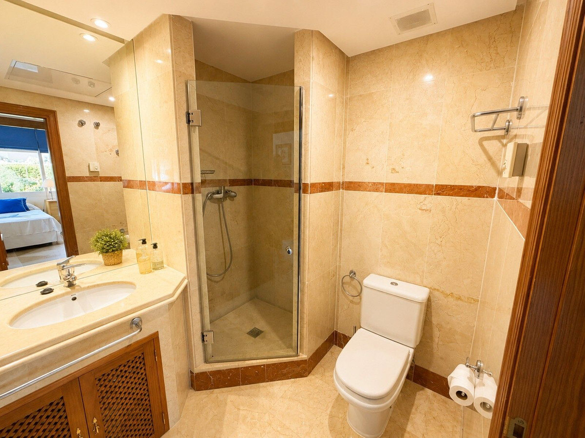 FOR SALE 🏡 Corner Ground-Floor Apartment Steps from the Beach – Costalita, New Golden Mile, Estepona 🇪🇸