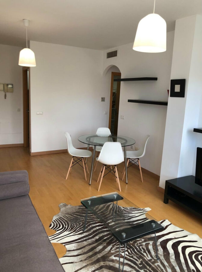 FOR SALE 🏡 Bright Two-Bedroom Apartment by Plaza del Rocío, Steps from the Old Town – Estepona Centre, Estepona 🇪🇸